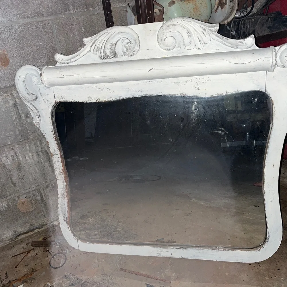 Wall mirror